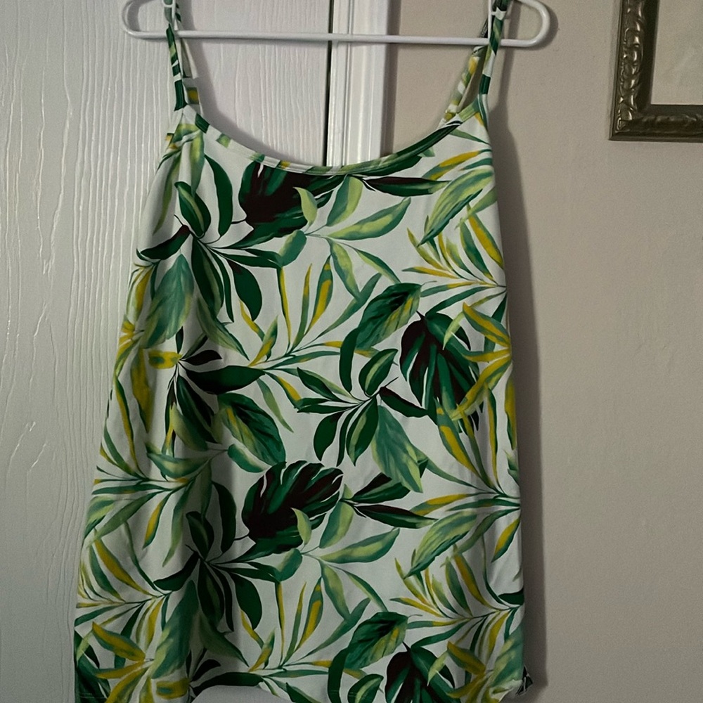 Torrid tank top adjustable strap New